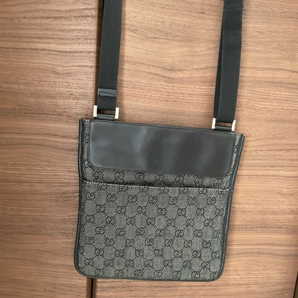 Gucci adjustable shoulder bag - Picture 3 of 10